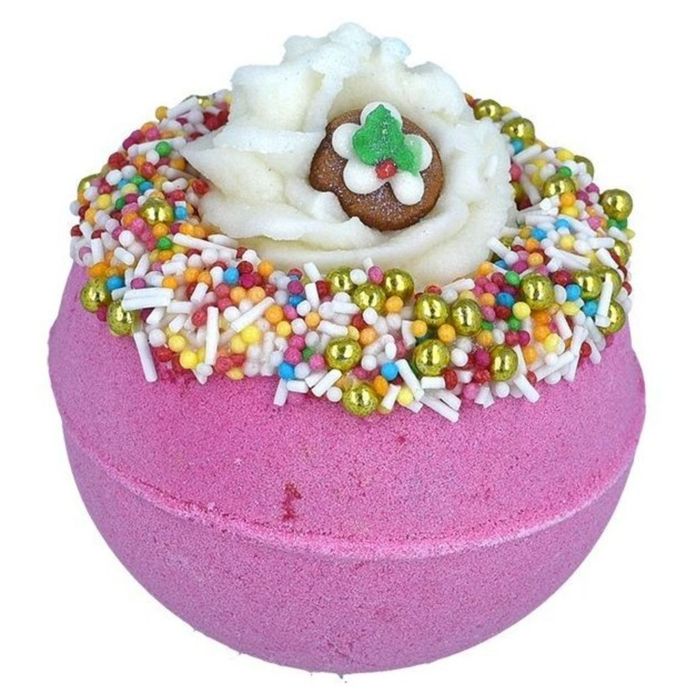 BOMB COSMETICS Pudding it Out There musująca kula do kąpieli 1 sztuka main product photo