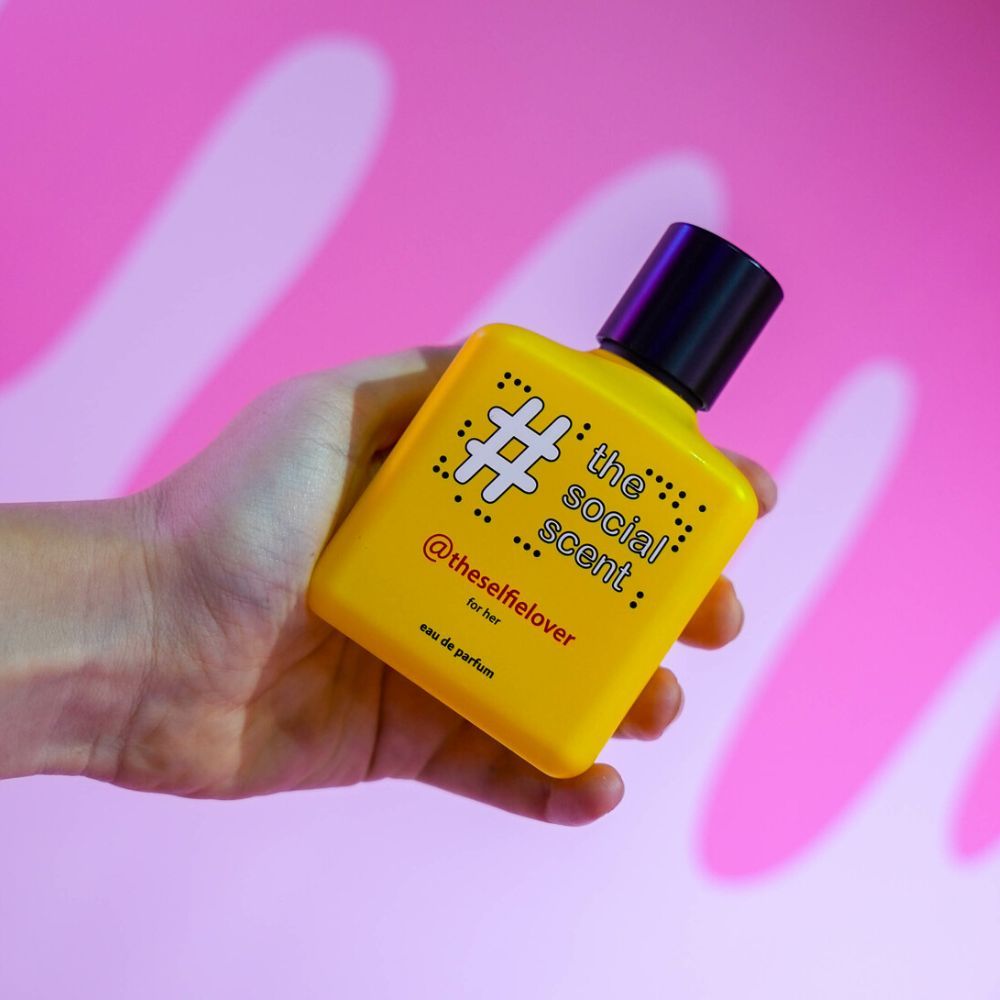 6295151965153_The_Social_Scent_Theselfielover_For_Her_Woda_Perfumowana_100_ml_aranzacja