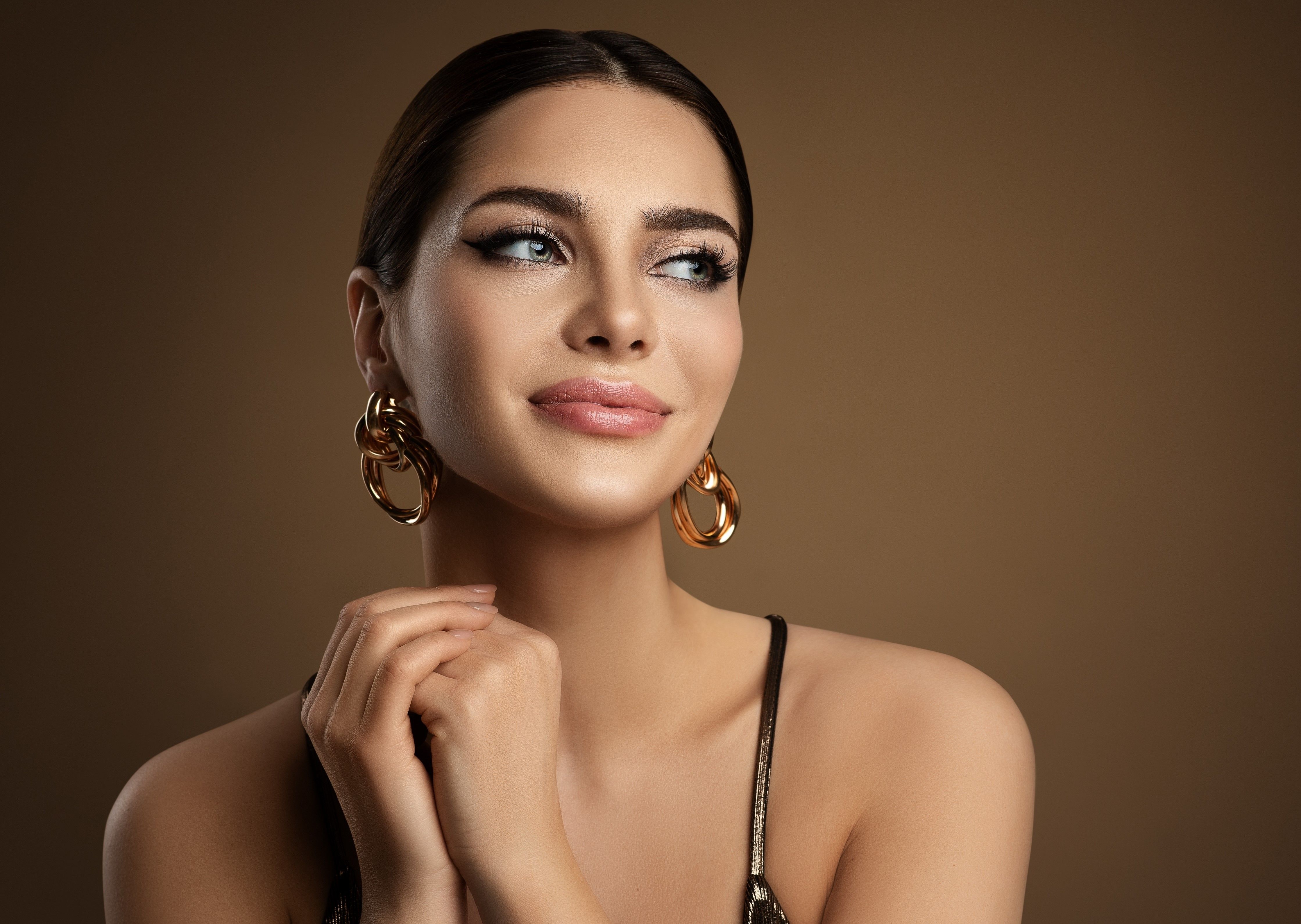 Makijaż: krok po kroku do szałowego wyglądu — poradnik